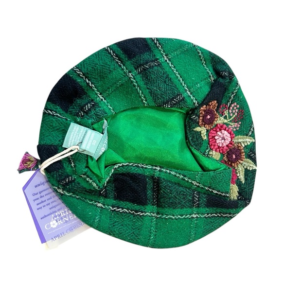 April Cornell Green Plaid Women’s Floral embroidered beret NEW - Picture 3 of 7